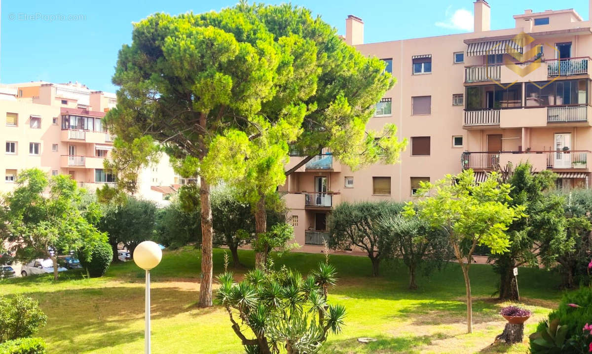 Appartement à ROQUEBRUNE-CAP-MARTIN