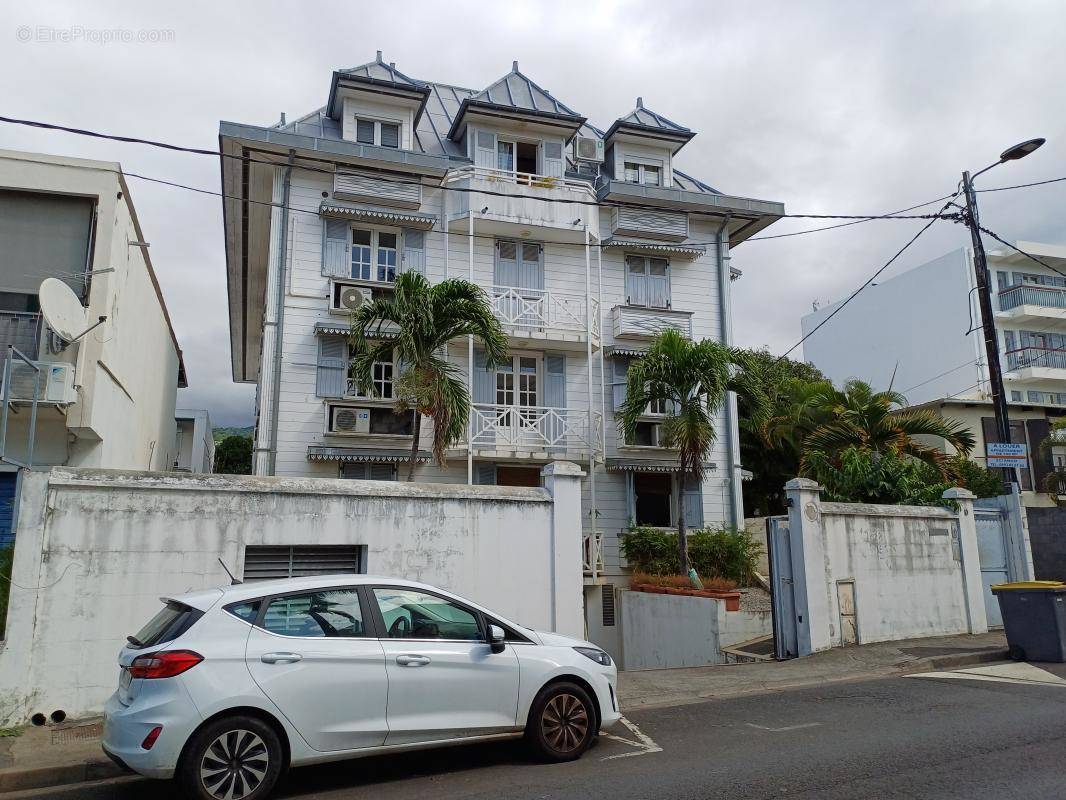 Appartement à SAINT-DENIS