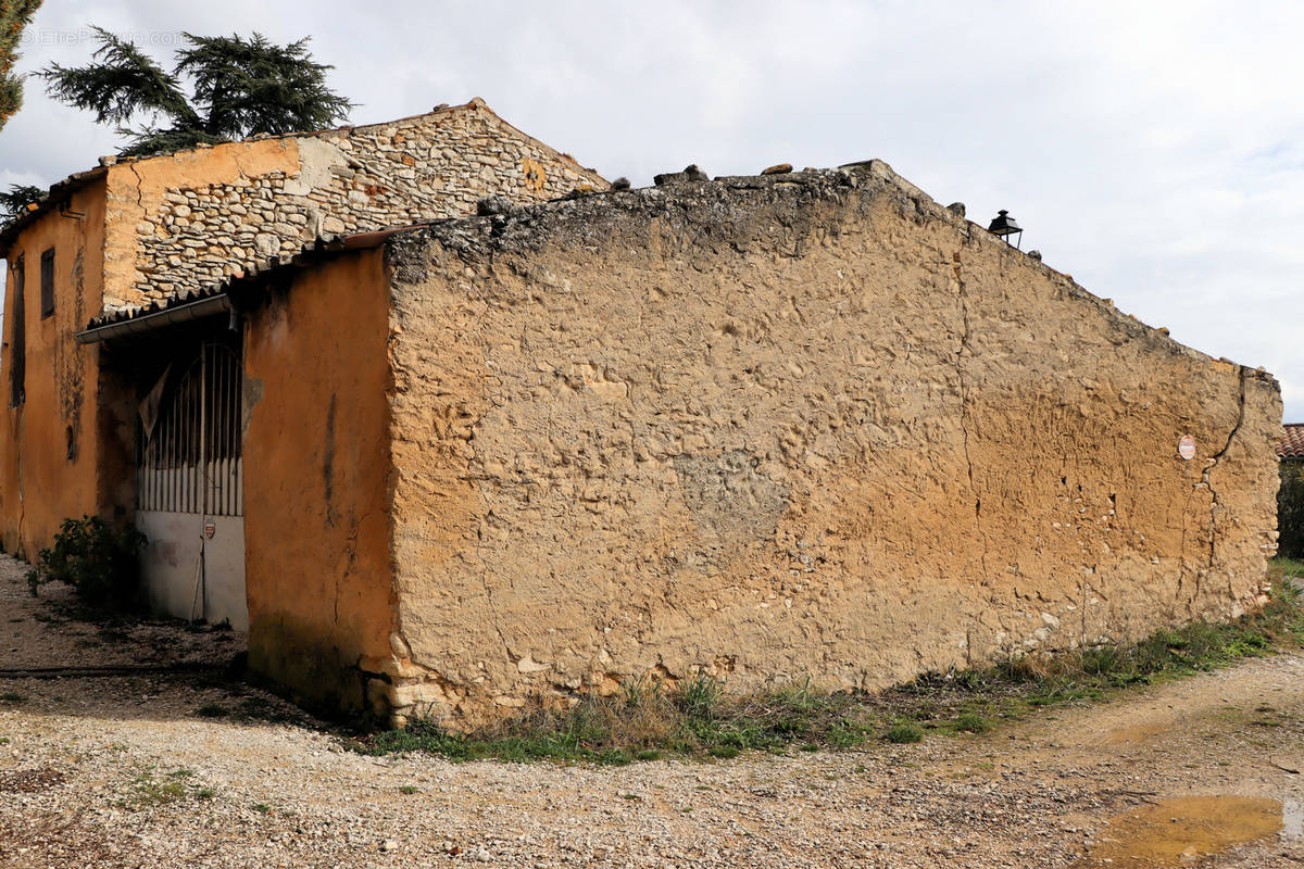 Maison à SAINT-SATURNIN-LES-APT