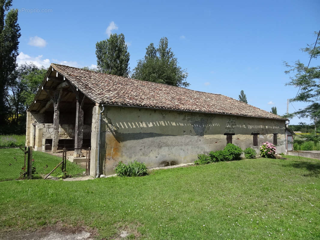 Maison à SEYCHES