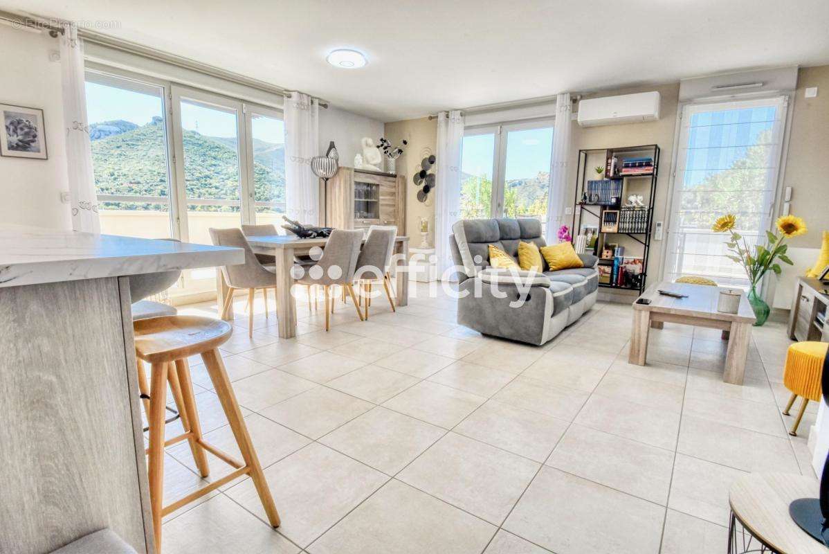 Appartement à MARSEILLE-11E