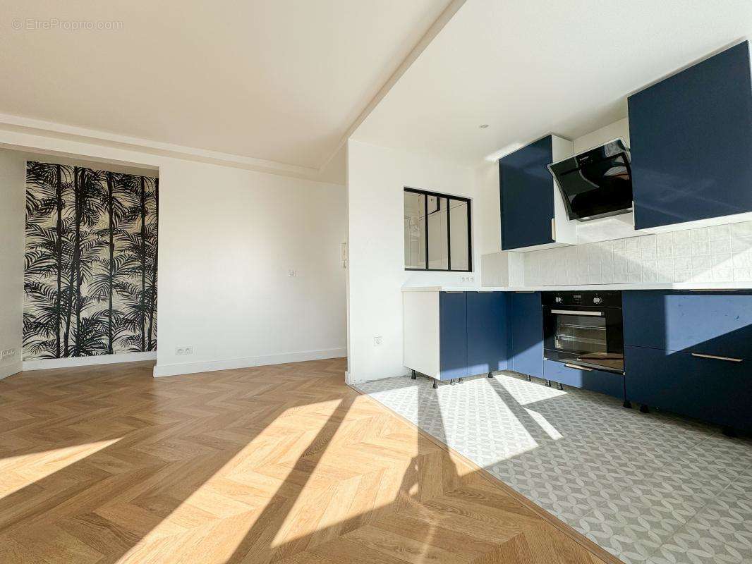 Appartement à PARIS-17E