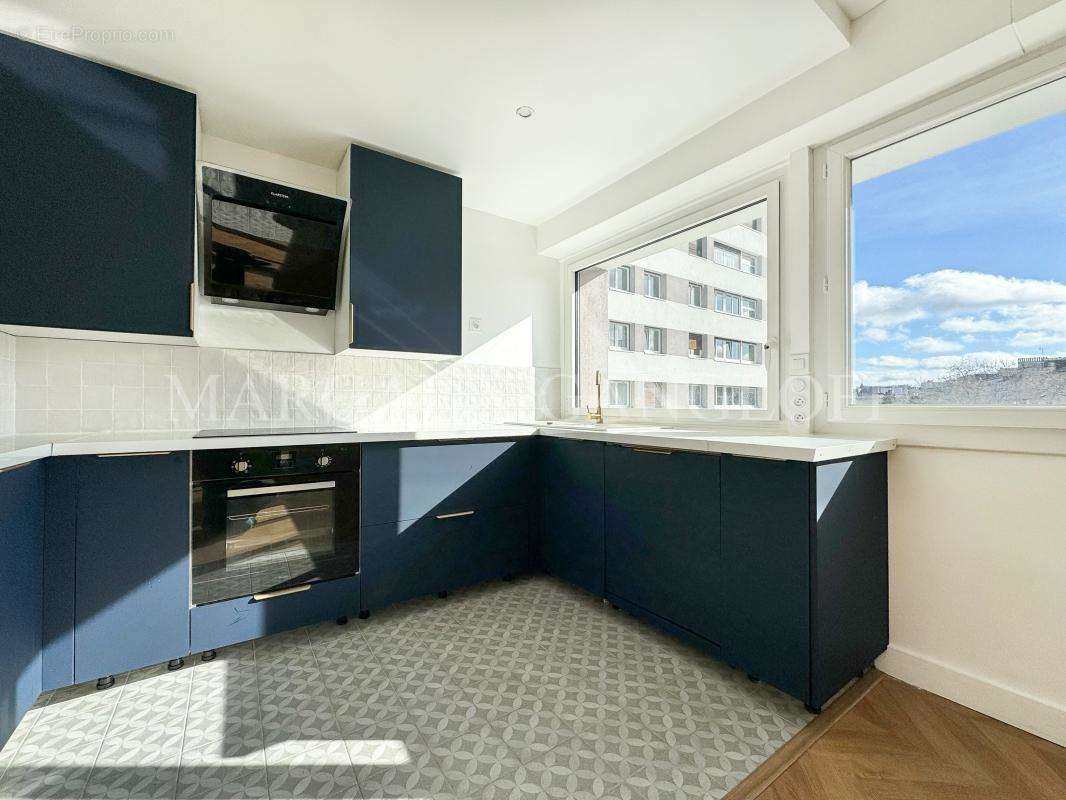 Appartement à PARIS-17E