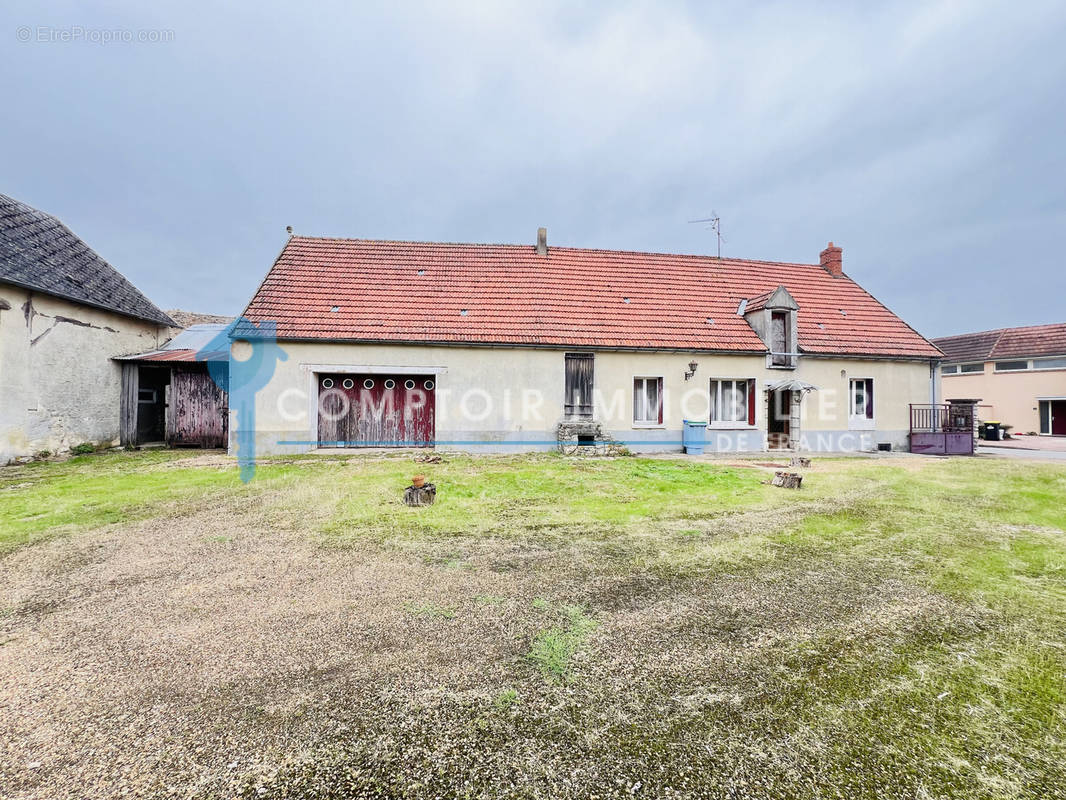 Maison à AUNEAU