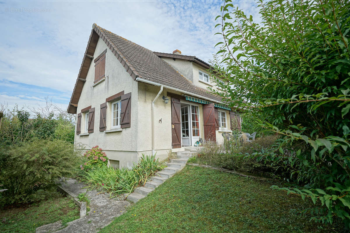 Maison à THOIRY