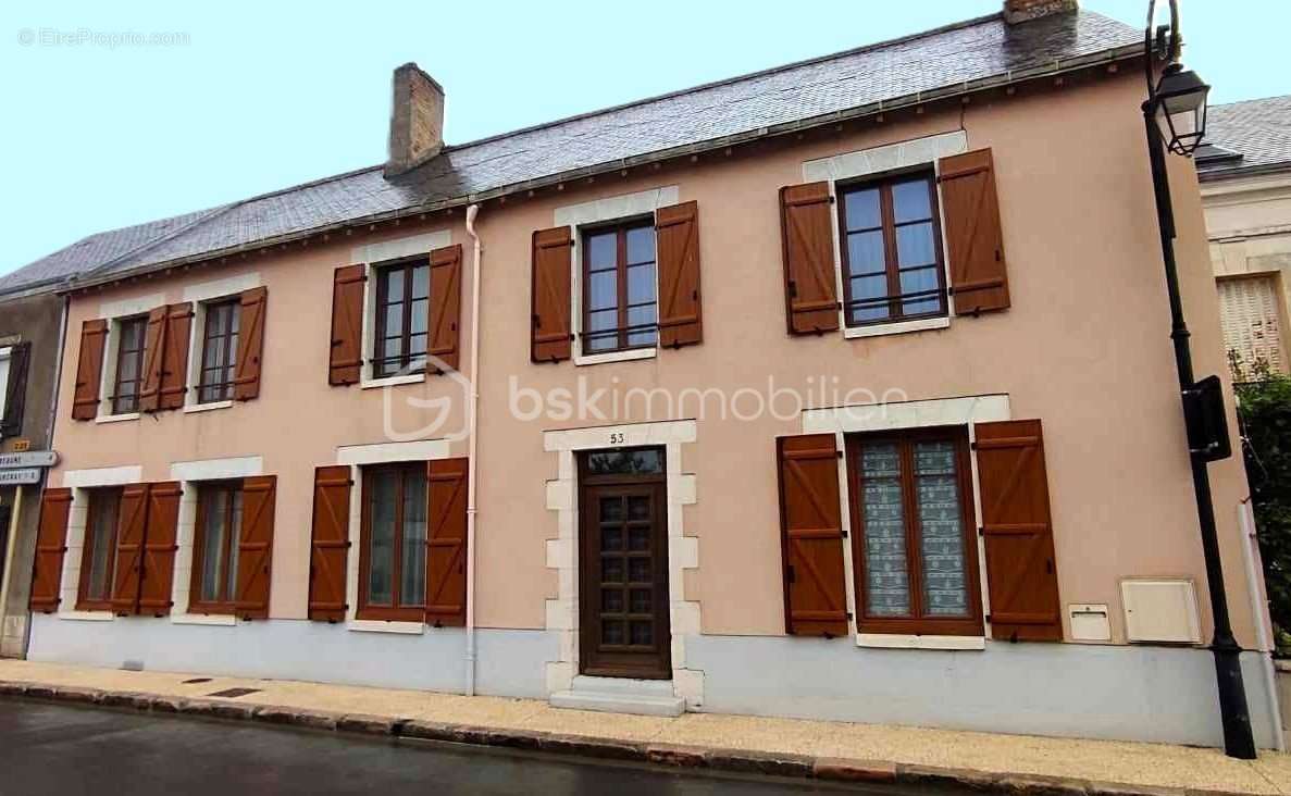 Maison à BEAUNE-LA-ROLANDE