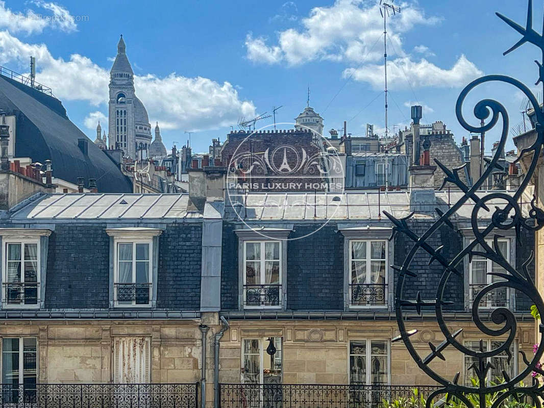 Appartement à PARIS-18E