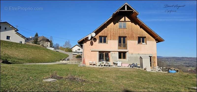 Maison à LES OLLIERES