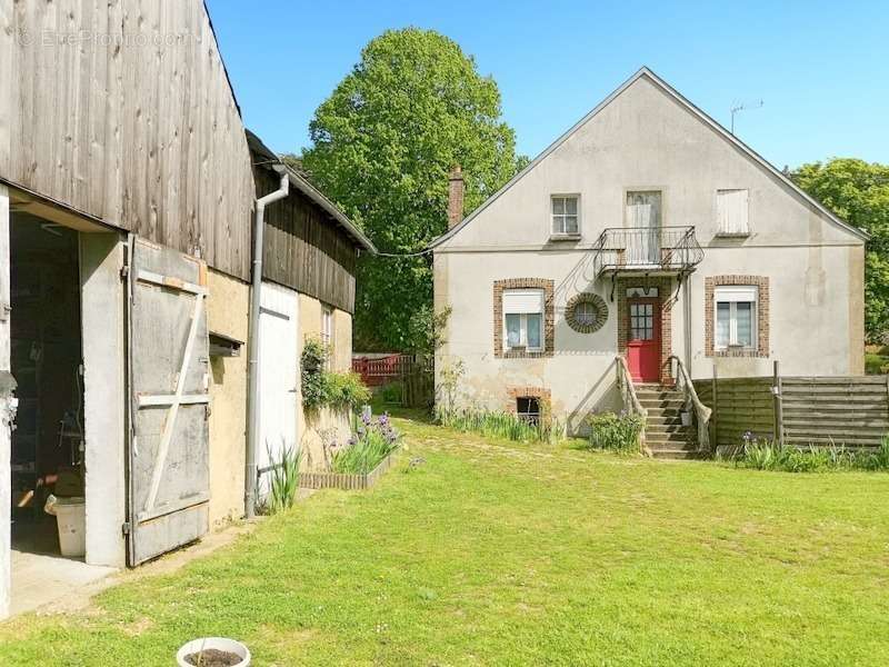 Maison à SAINT-CALAIS