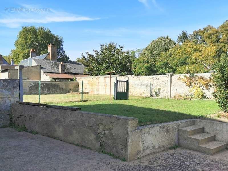 Maison à BESSE-SUR-BRAYE