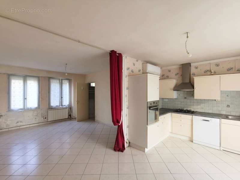 Appartement à BESSE-SUR-BRAYE