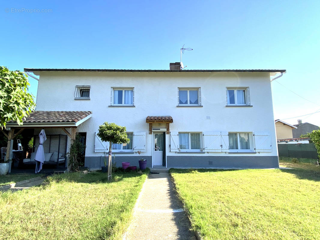 Appartement à SAINT-SULPICE