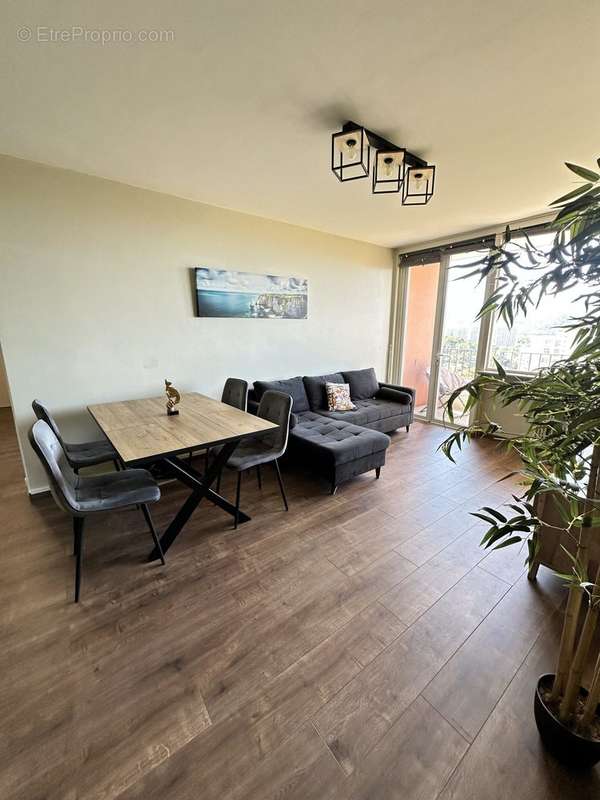 Salon / Séjour  - Appartement à MARSEILLE-9E