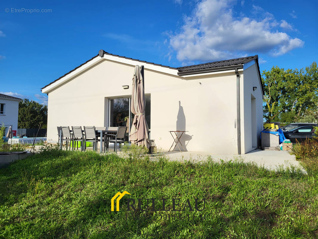 Maison à AMBARES-ET-LAGRAVE