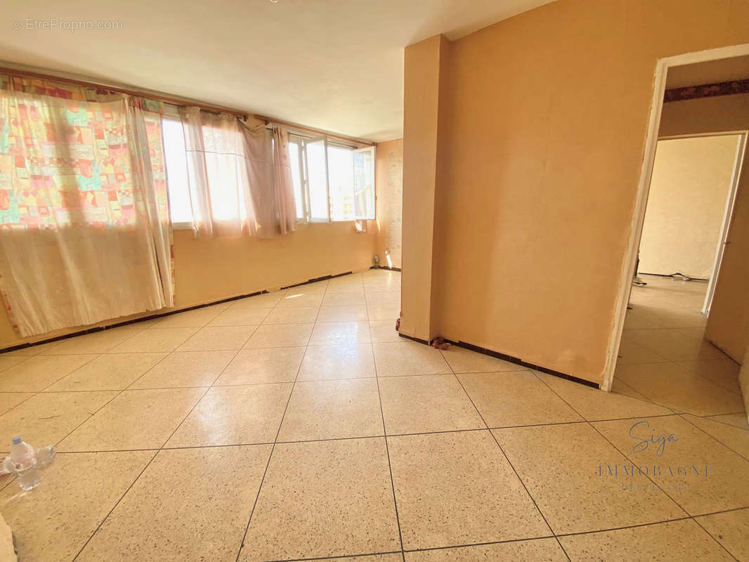 Appartement à MARSEILLE-3E