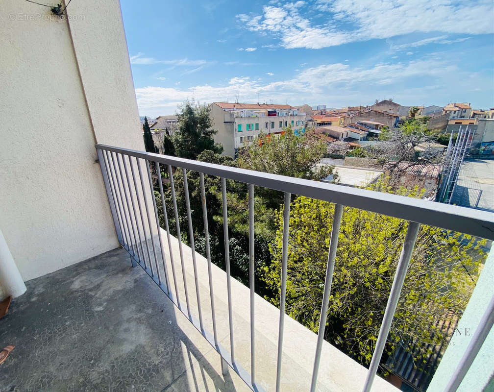 Appartement à MARSEILLE-3E