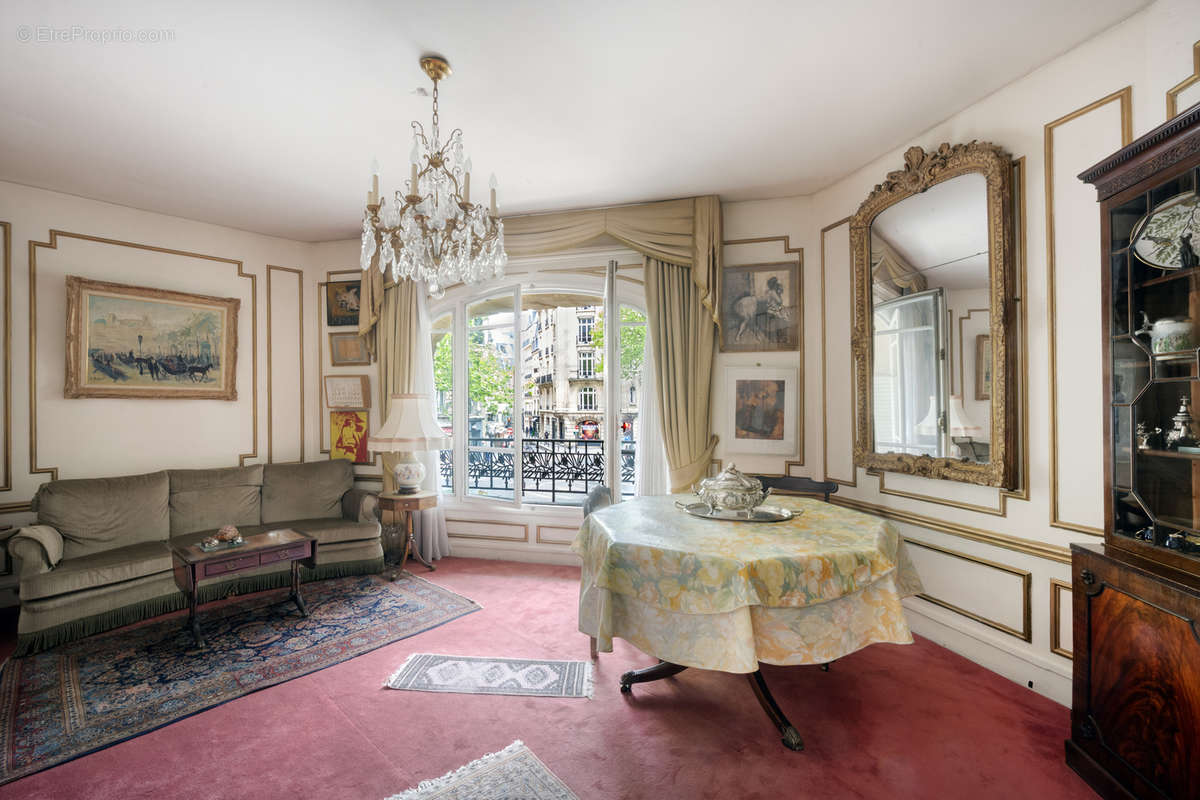 Appartement à PARIS-7E