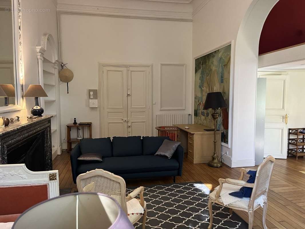 Appartement à PARIS-14E