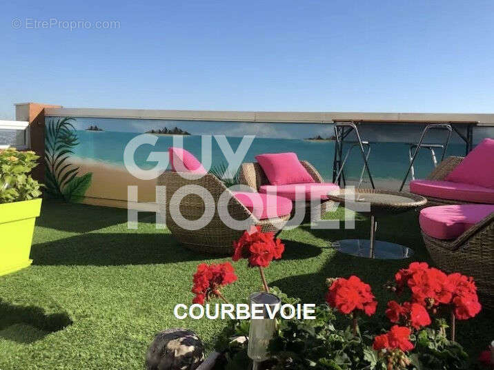 Appartement à COURBEVOIE