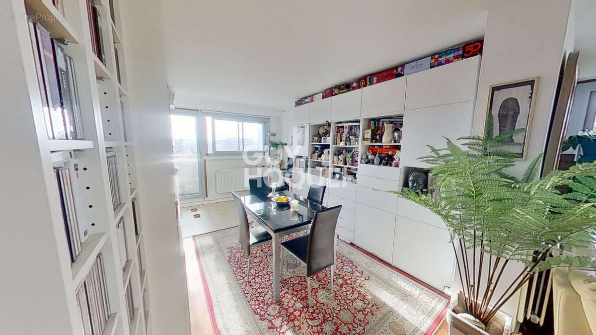 Appartement à PARIS-15E