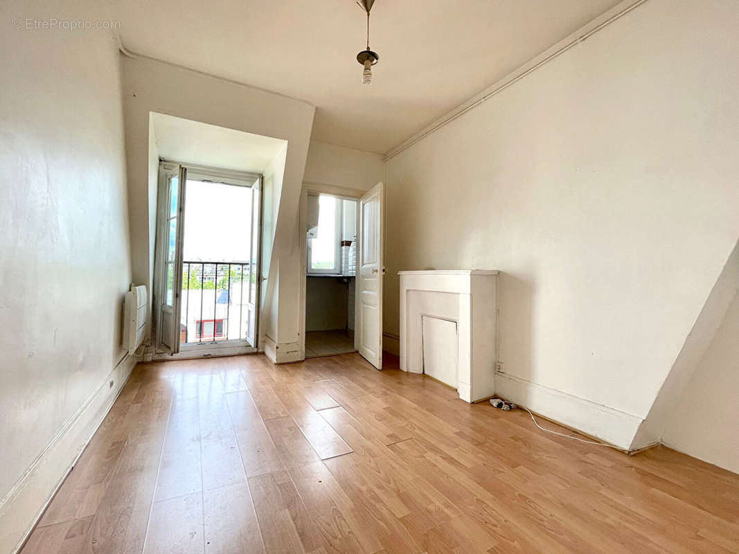 Appartement à PARIS-19E