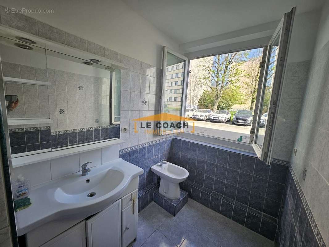 Appartement à ROSNY-SOUS-BOIS