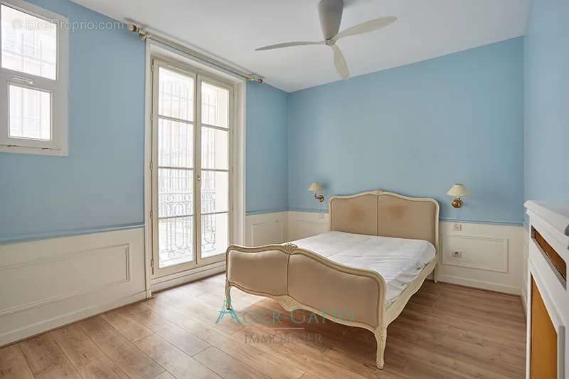 Appartement à PARIS-7E