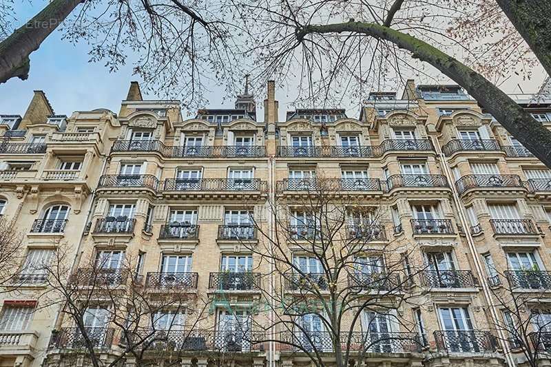 Appartement à PARIS-7E