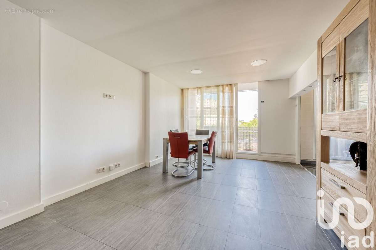 Photo 2 - Appartement à NOISY-LE-GRAND