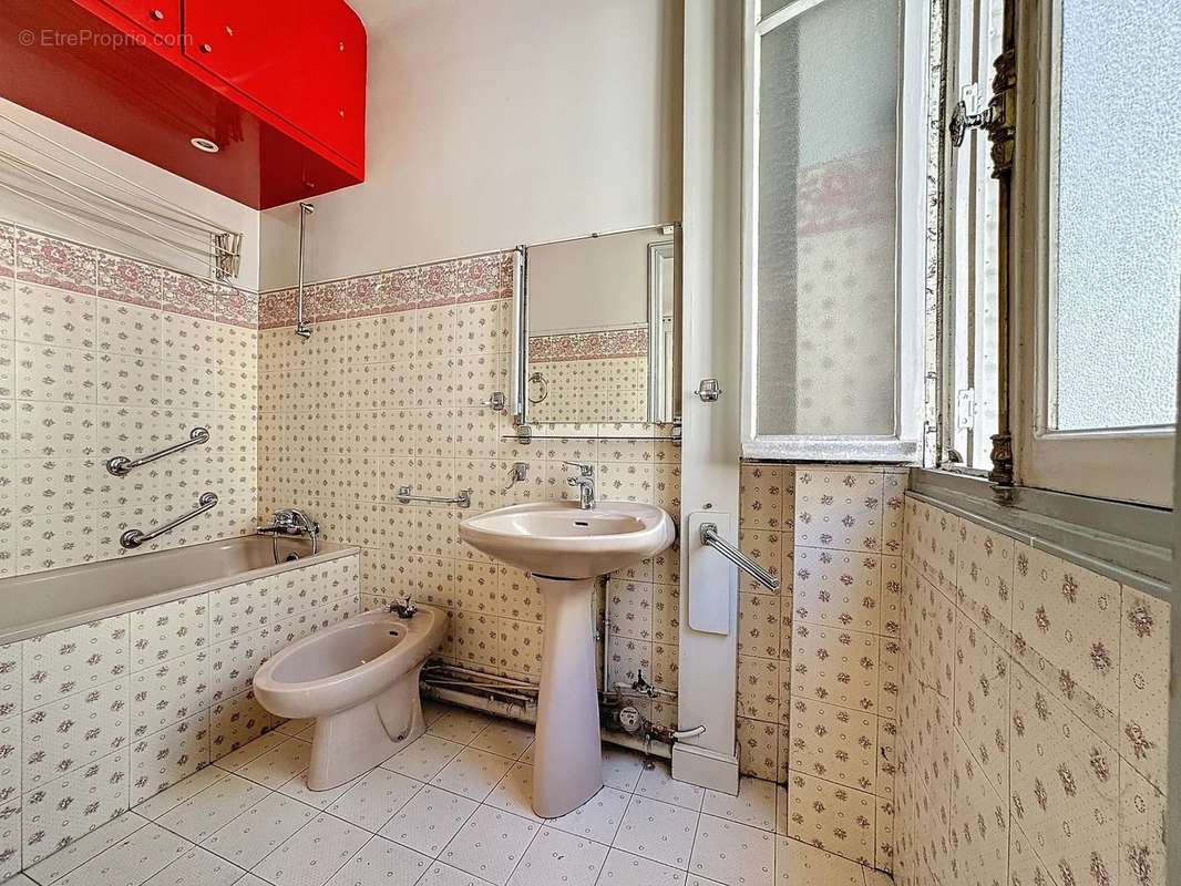 Appartement à PARIS-7E