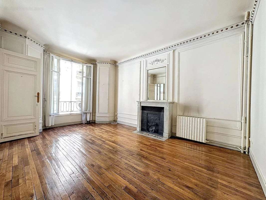 Appartement à PARIS-7E