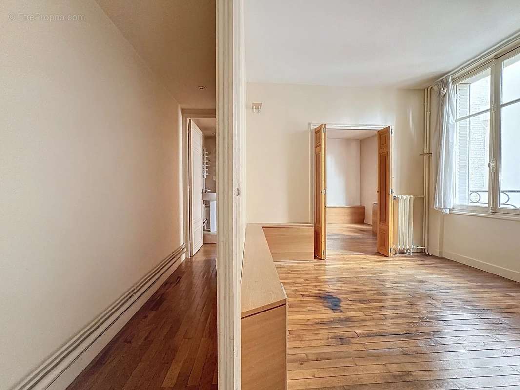 Appartement à PARIS-7E