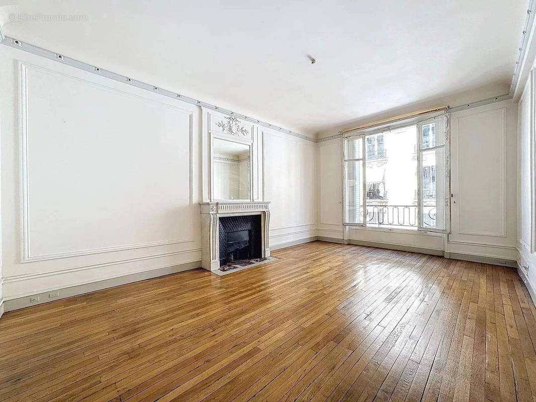 Appartement à PARIS-7E