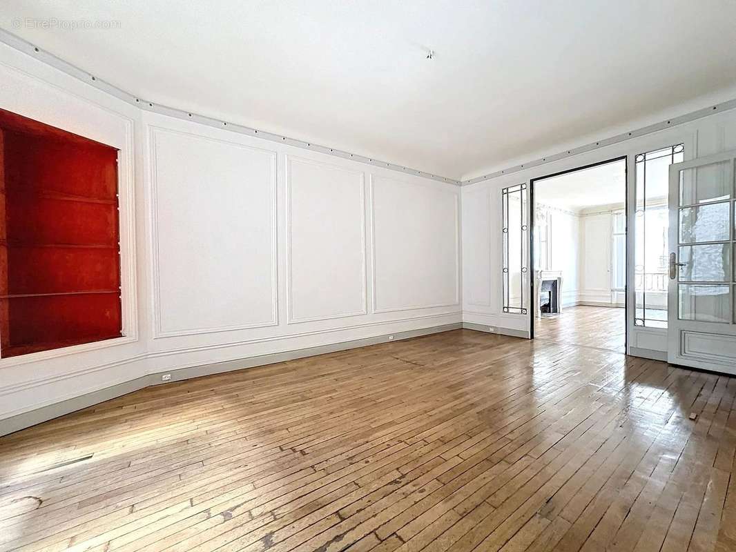 Appartement à PARIS-7E