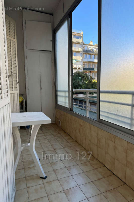 Appartement à MARSEILLE-4E