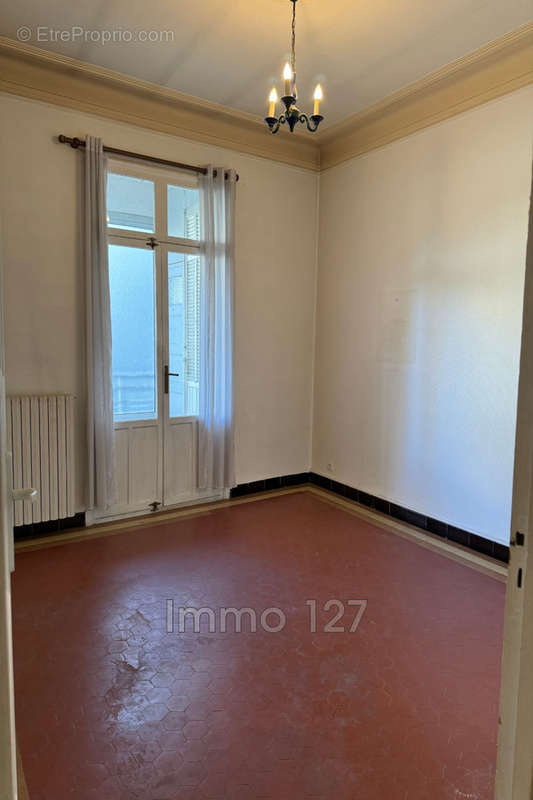 Appartement à MARSEILLE-4E