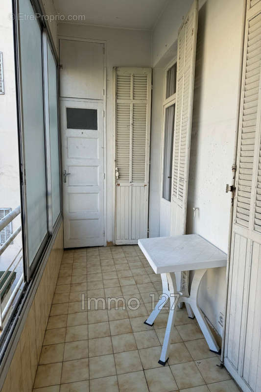 Appartement à MARSEILLE-4E