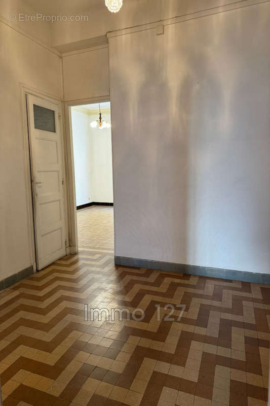 Appartement à MARSEILLE-4E