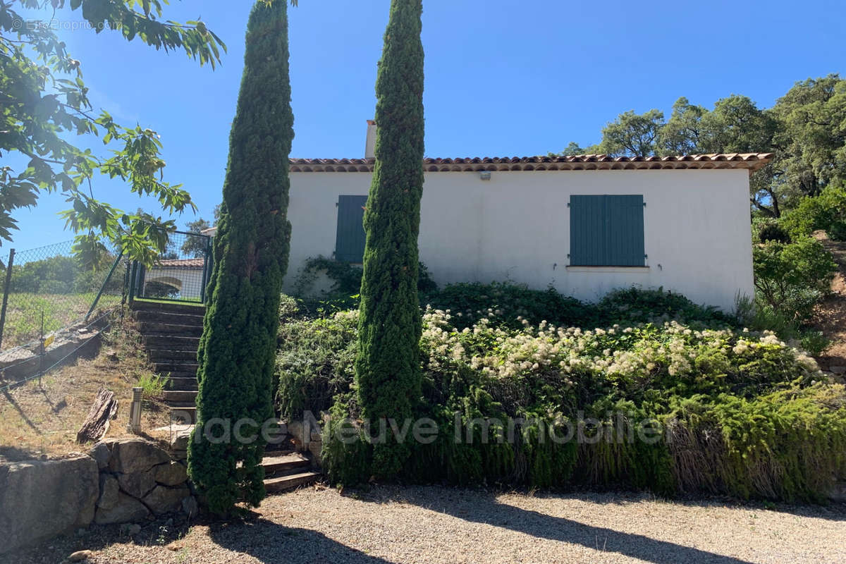 Maison à LA GARDE-FREINET