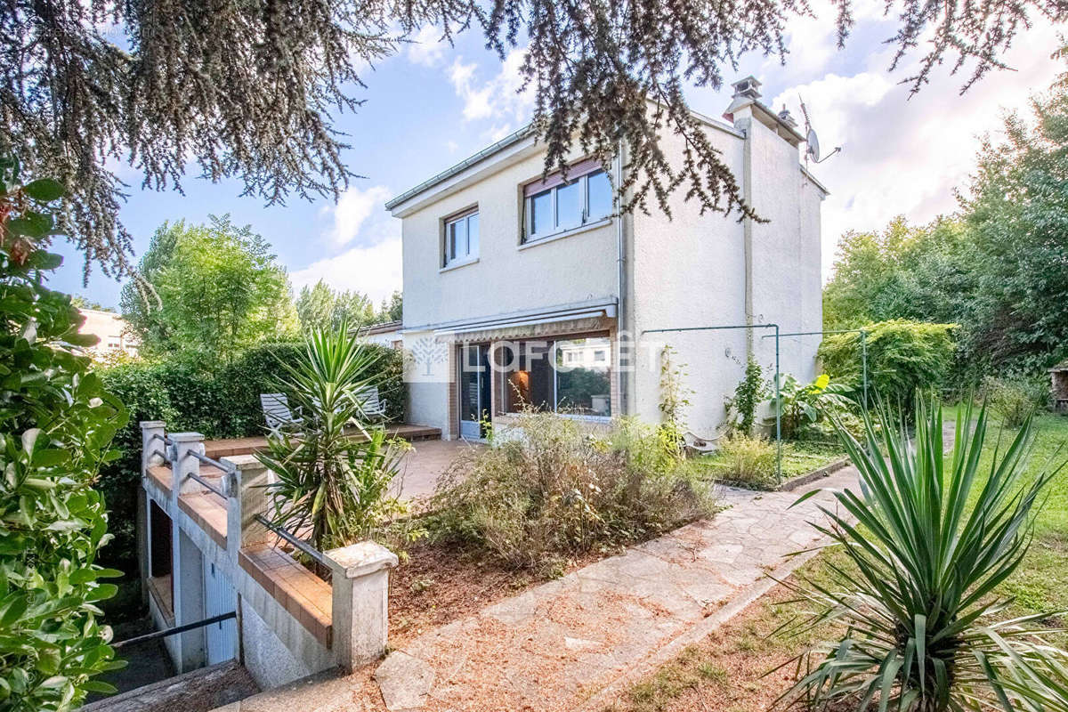 Maison à LA CELLE-SAINT-CLOUD