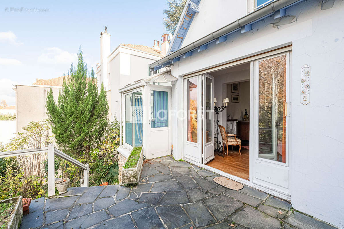 Maison à LA CELLE-SAINT-CLOUD