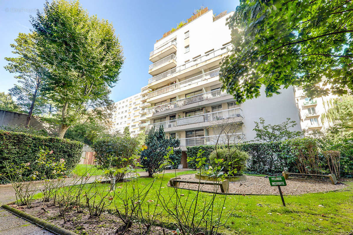 Appartement à PARIS-20E