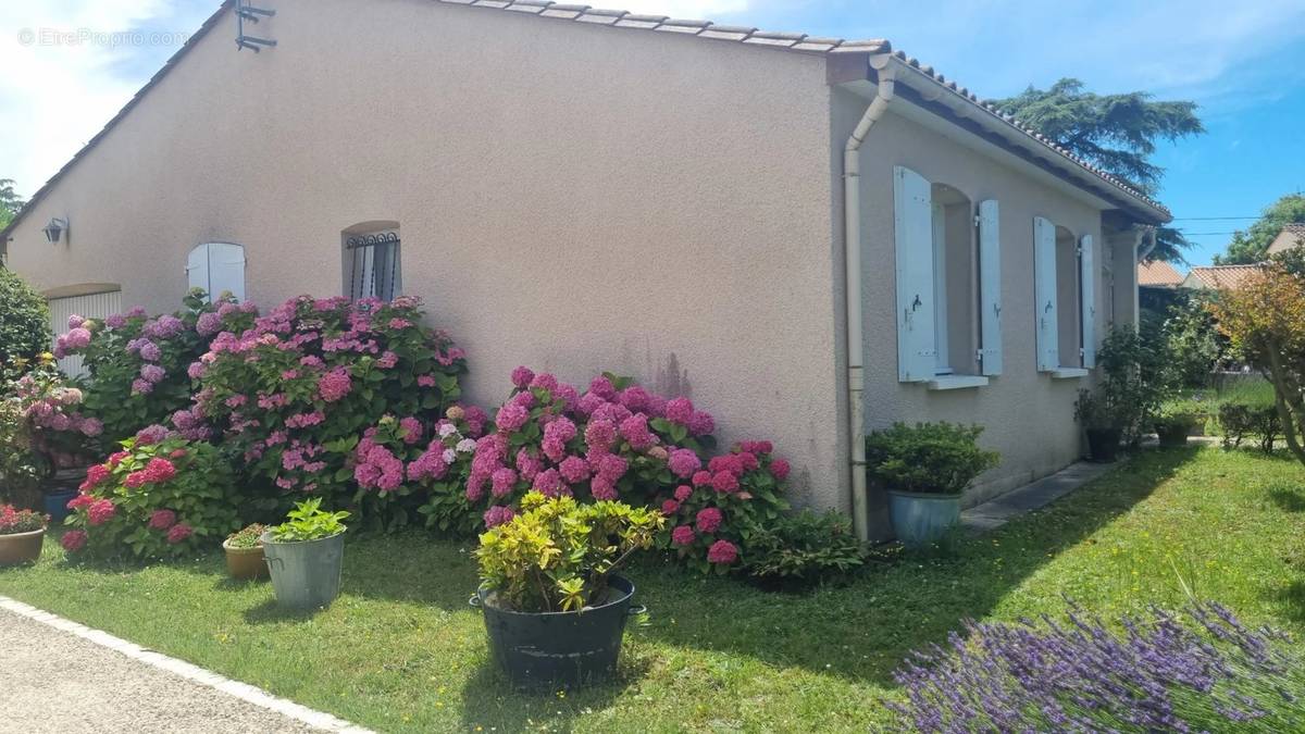 Maison à SAINT-YRIEIX-SUR-CHARENTE