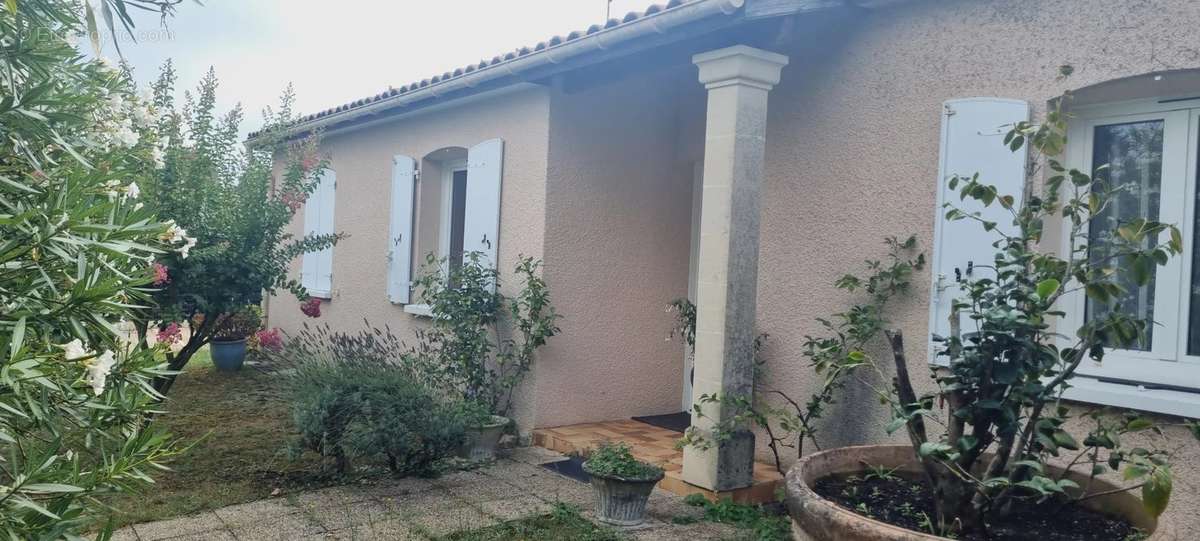 Maison à SAINT-YRIEIX-SUR-CHARENTE