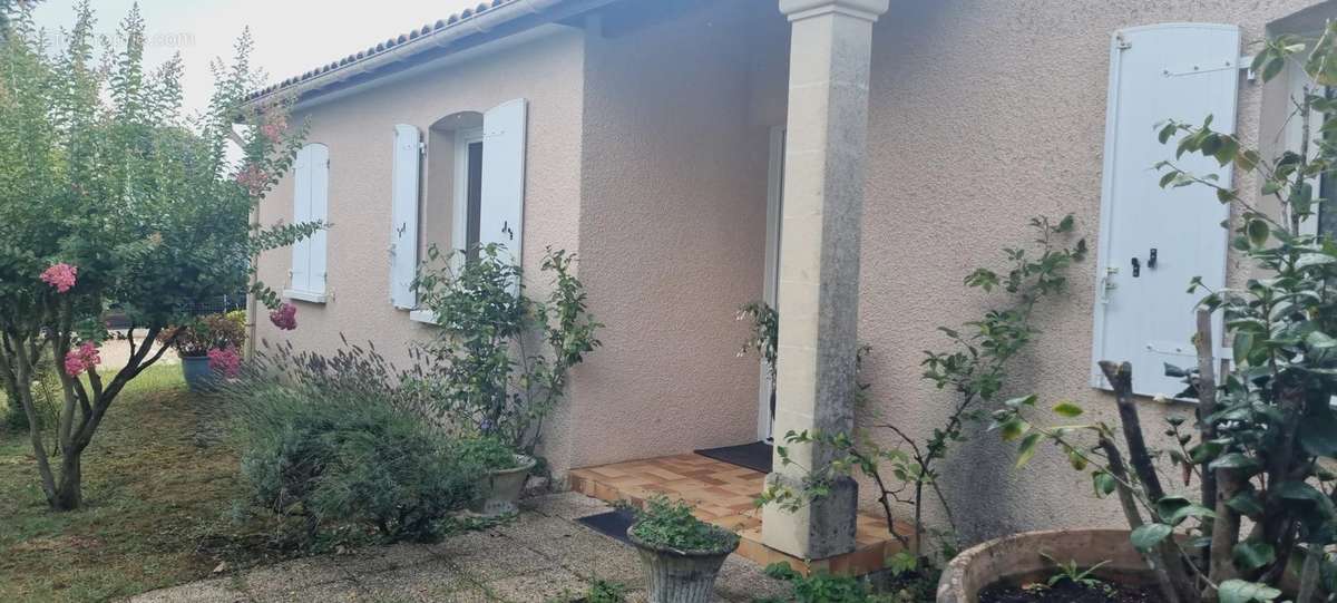 Maison à SAINT-YRIEIX-SUR-CHARENTE