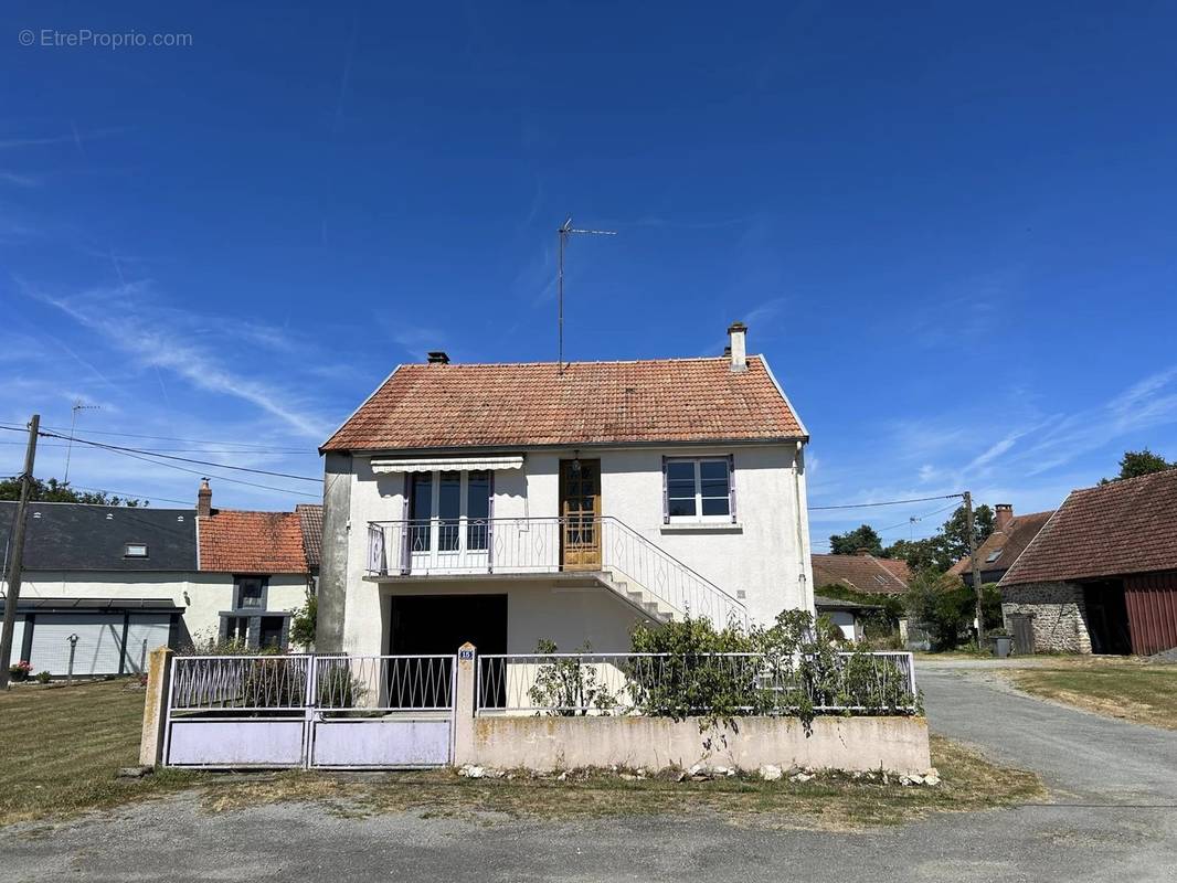 Maison à SAINT-SULPICE-LES-FEUILLES