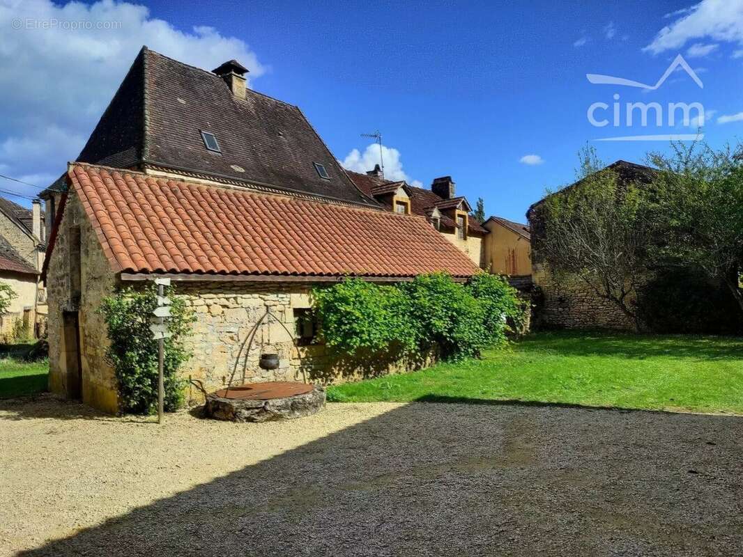 Maison à SAINT-CYBRANET