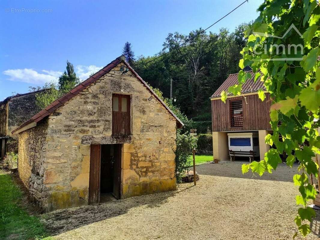 Maison à SAINT-CYBRANET