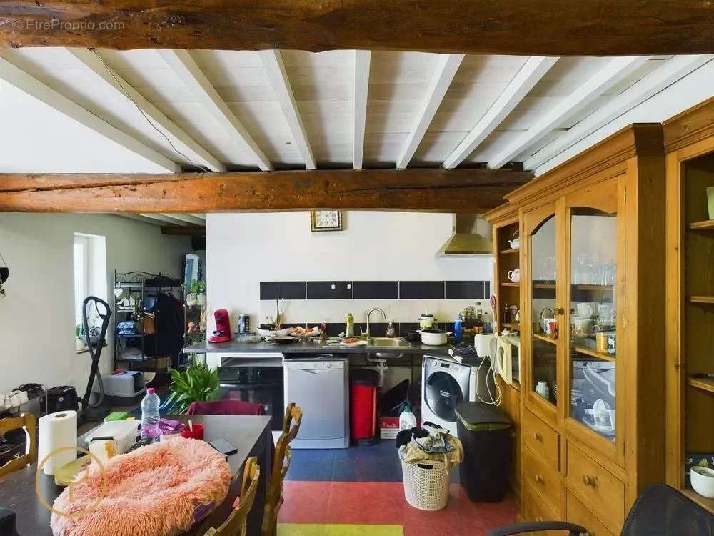 Appartement à MAIZIERES-LA-GRANDE-PAROISSE