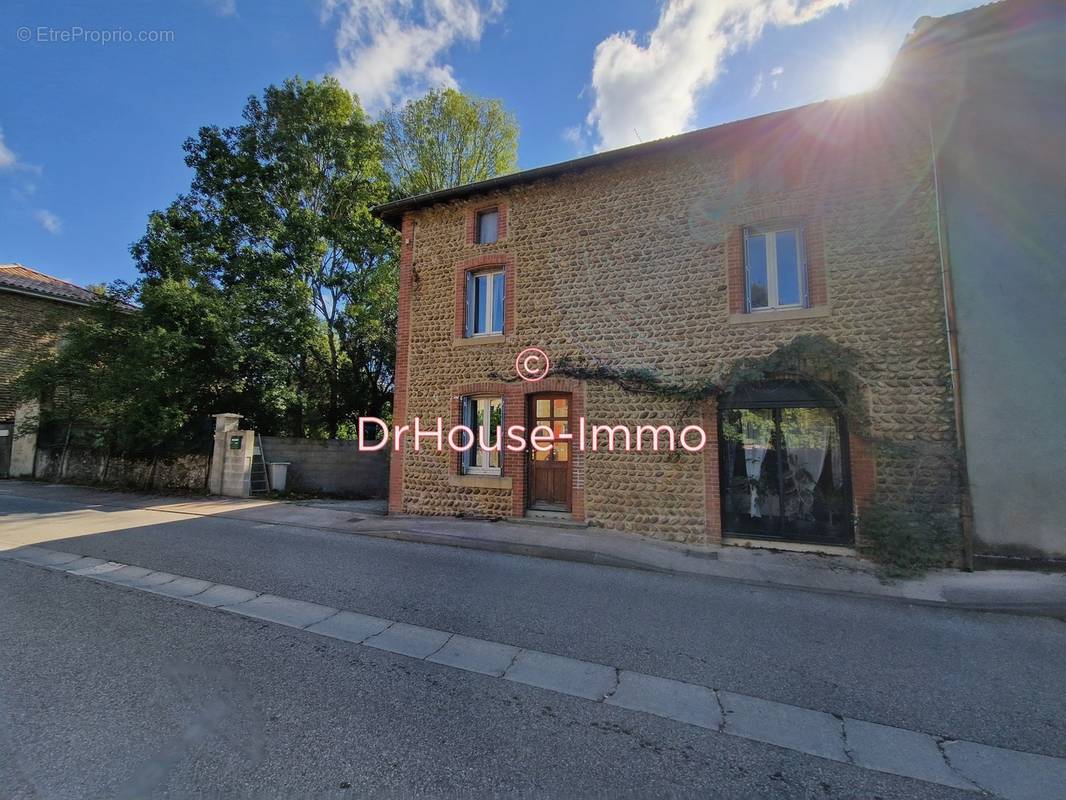 Maison à SAINT-CHRISTOPHE-ET-LE-LARIS